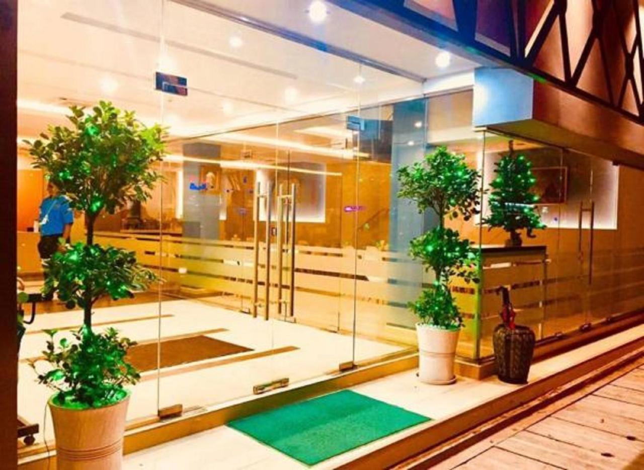 Eastern Hotel Янгон Экстерьер фото
